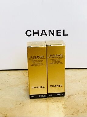 CHANEL Sublimage Les Grains de Vanille Face Scrub - Gold